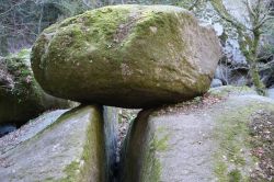 Sminaire pour mieux se connatre au cur de la Bretagne, sur des sites sacrs, hautement levs vibratoirement. Druidiques, Friques, Compostelle.